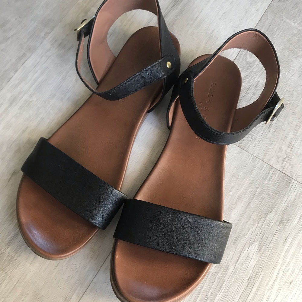 Black & brown leather like strap sandals size 7